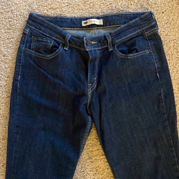 Like New Levi’s Jeans - Picture 2 of 5